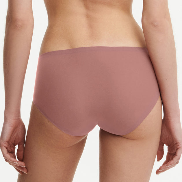 Chantelle Soft Stretch Thong in Pink