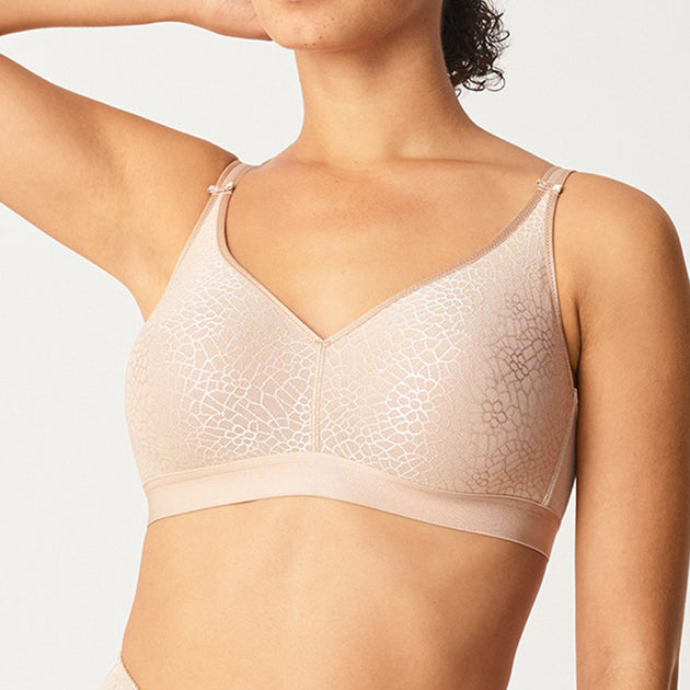 Chantelle Absolute Invisible Smooth Contour Wireless Bra In Nude