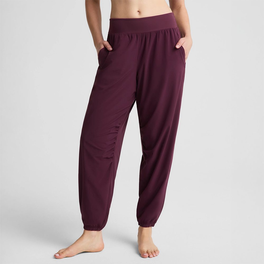 Glowzone Hybrid Jogger Cabernet