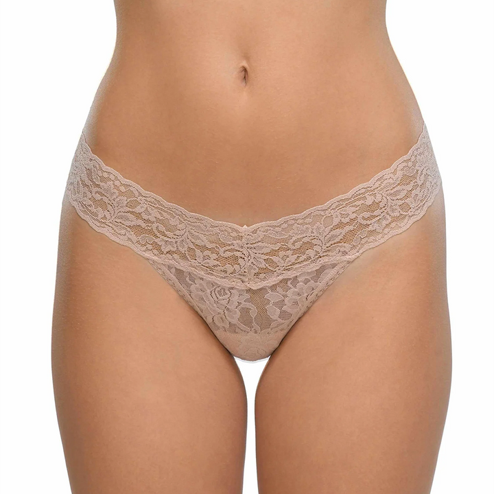 Signature Lace Low Rise Thong Basic Colors 4911