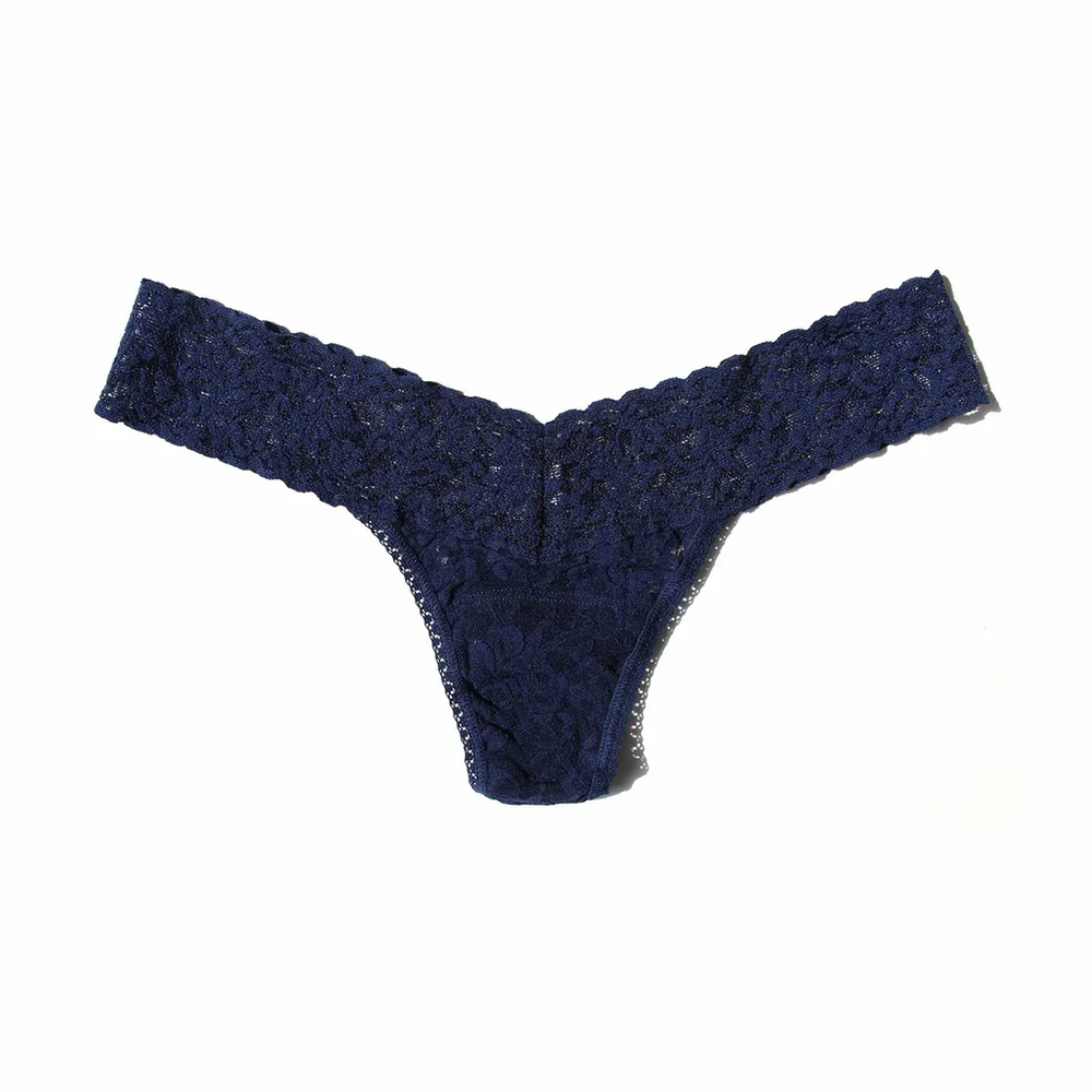 Signature Lace Low Rise Thong Basic Colors