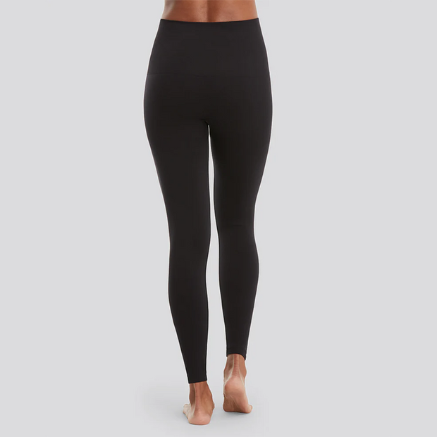 These “Extremely Flattering” Yoga Pants Can Be Worn Anywhere