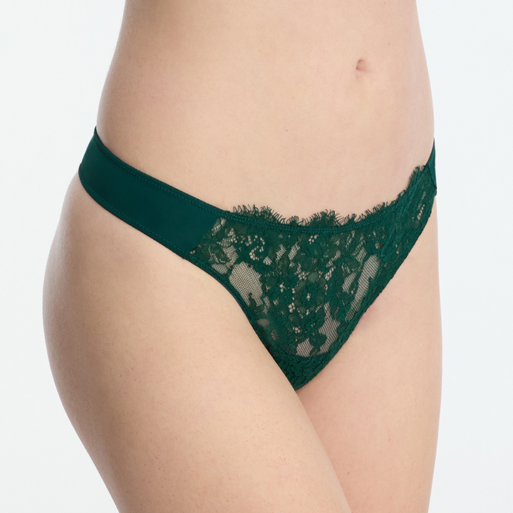 Entice Front Lace Thong Wreath