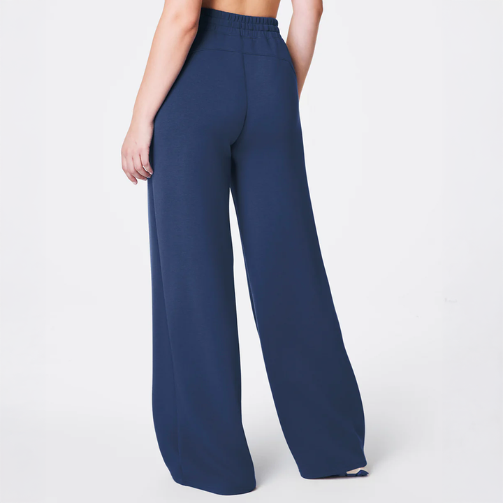 AirEssentials Wide Leg Pant