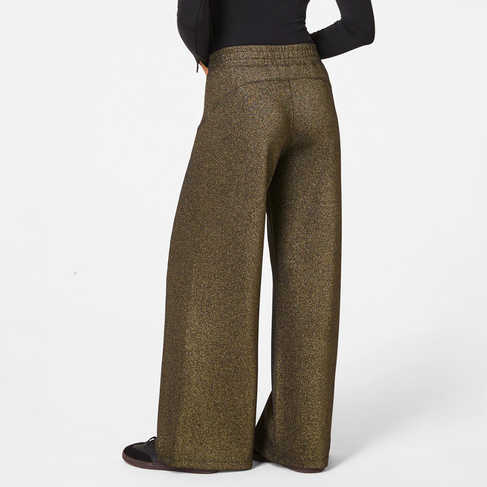 AirEssentials Wide Leg Pant