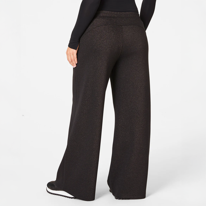 AirEssentials Wide Leg Pant