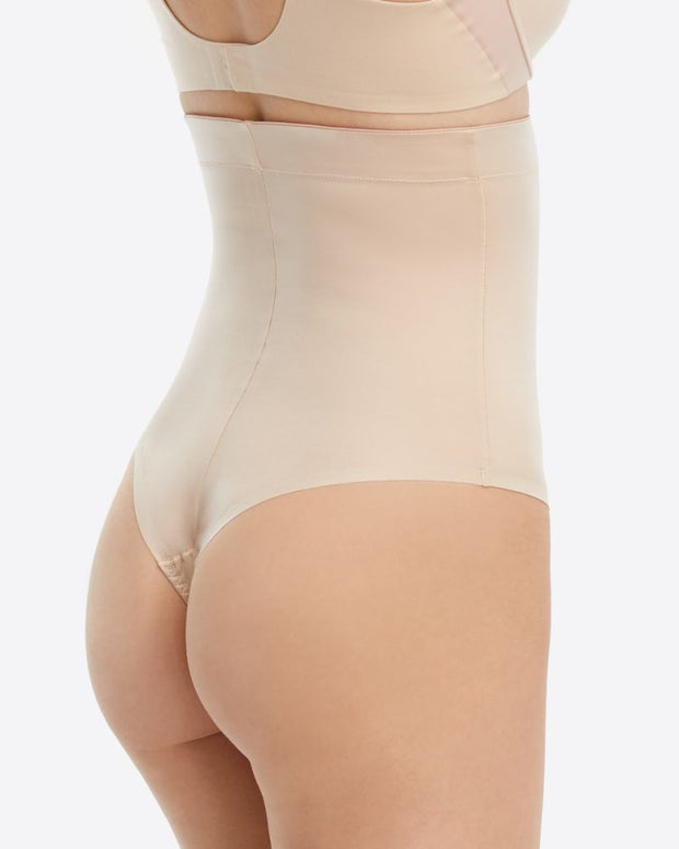 Wholesale Girdles With Garters To Create Slim And Fit Looking Silhouettes 