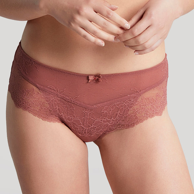 Panache, Ana Brief